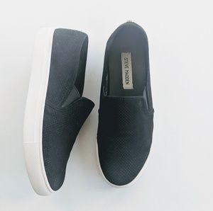Steve Madden Slip on